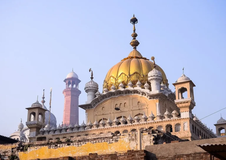 1200px-Samadhi_of_Ranjit_Singh_Golden_Dome